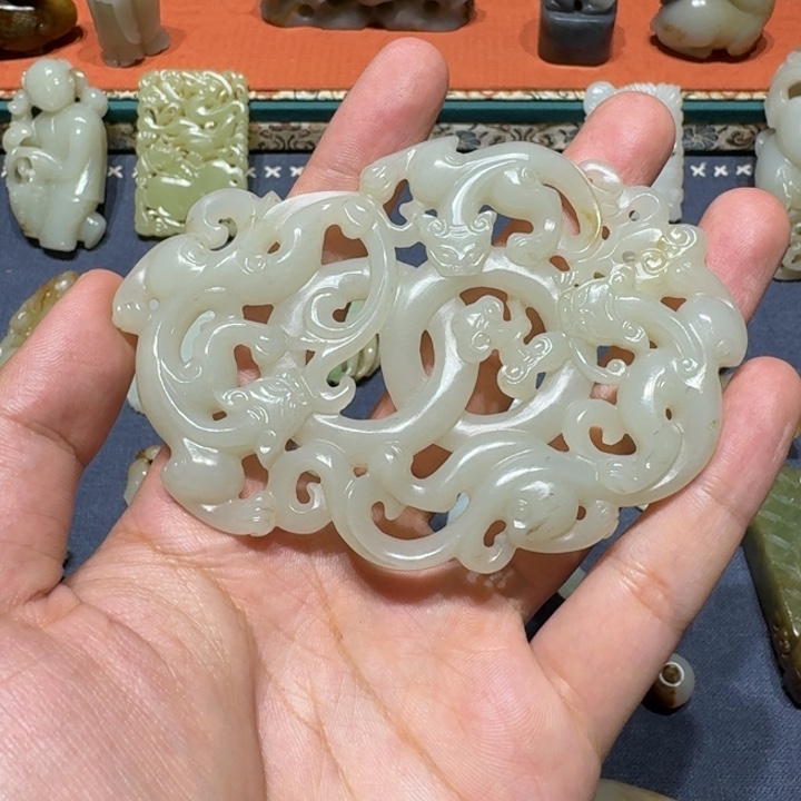 和田玉未镶嵌颈饰摩**品