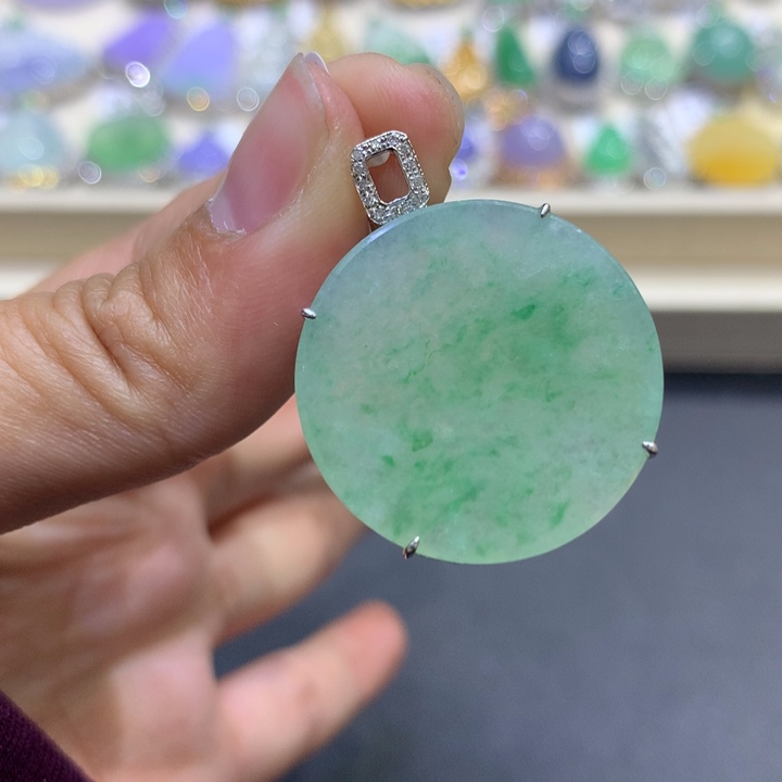 翡翠颈饰18K金镶嵌翡翠