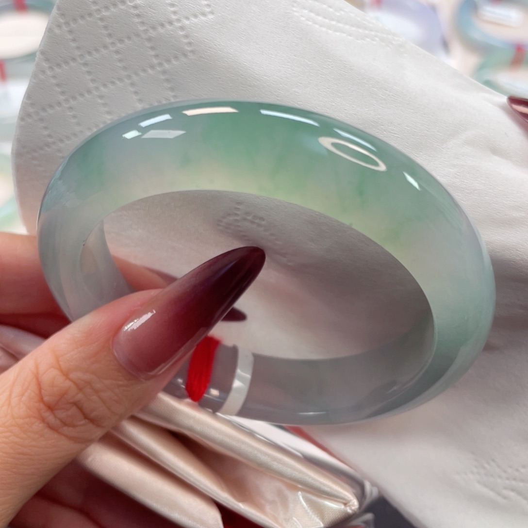 未镶嵌手镯翡翠11号56.4种老冰胶起光变色龙湖绿