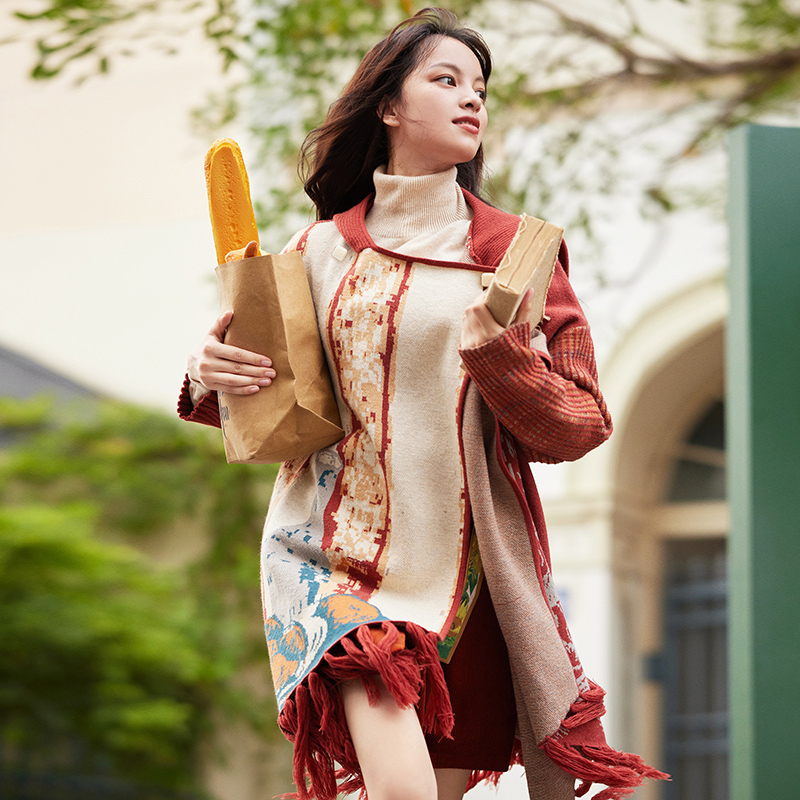 两三事斗篷外套梵高信使2025冬季新款油画图案流苏装饰毛衣斗篷女