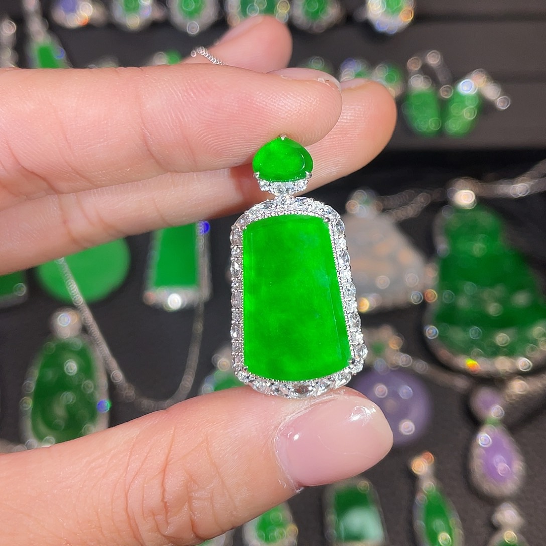 翡翠18K金镶嵌吊坠(不含链)