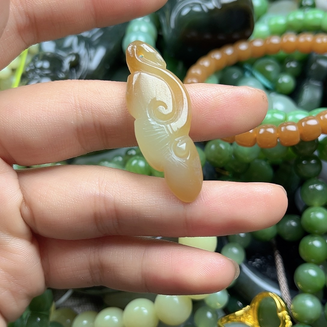 和田玉（糖玉）未镶嵌颈饰