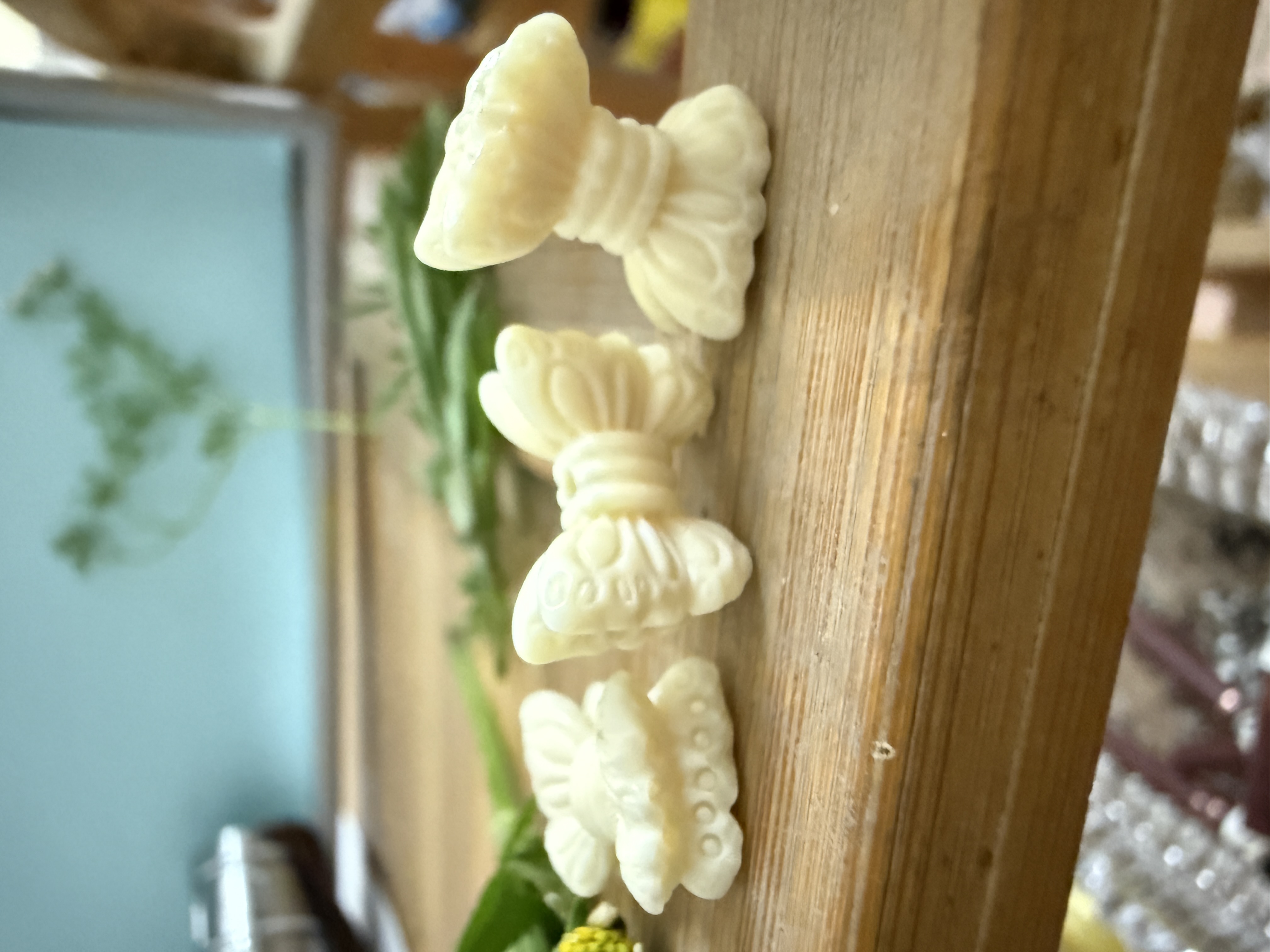 天然猛犸象牙雕刻件立体 蝴蝶结 蓝皮 吊坠小配件饰散珠滴溜