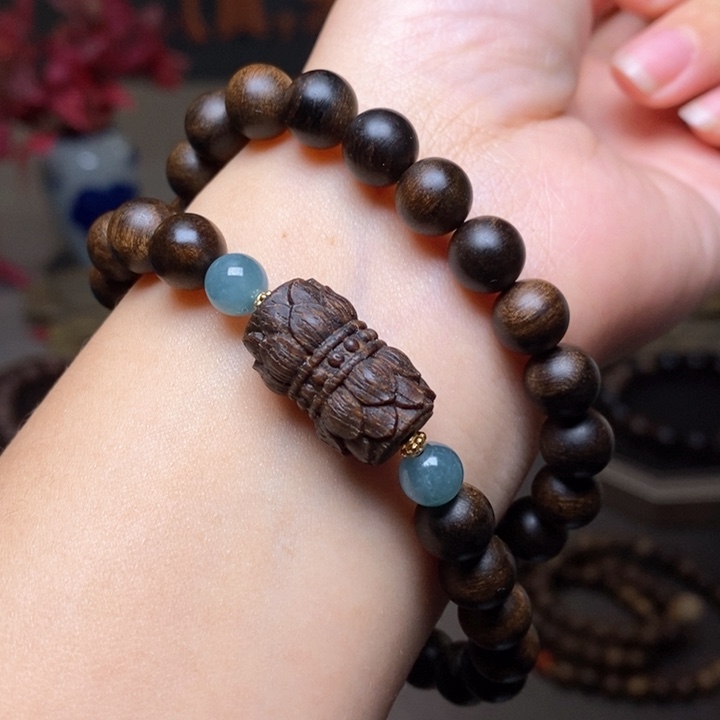 沉香手串越南星空玉化富森红土0.8➕白棋沉香木雕设计