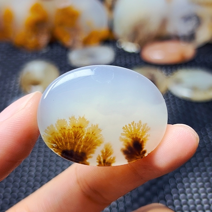 泥***人玛瑙/玉髓未镶嵌珠宝半成品镶嵌费