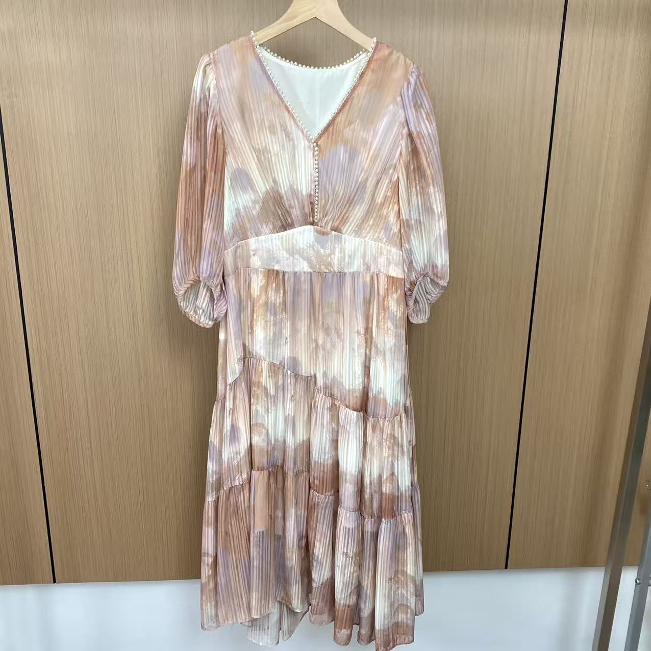 17长裙法式常规印花春季V领连衣裙褶皱潮流休闲女装