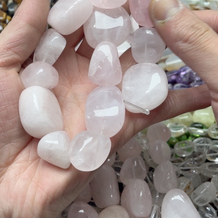 玛瑙/玉髓合金珠宝半成品一****抱一条粉晶原石