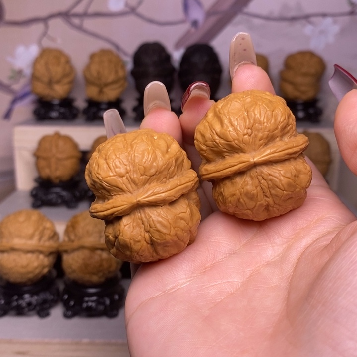 文玩核桃把件48Y—金蟾疙瘩包39、40尺44克