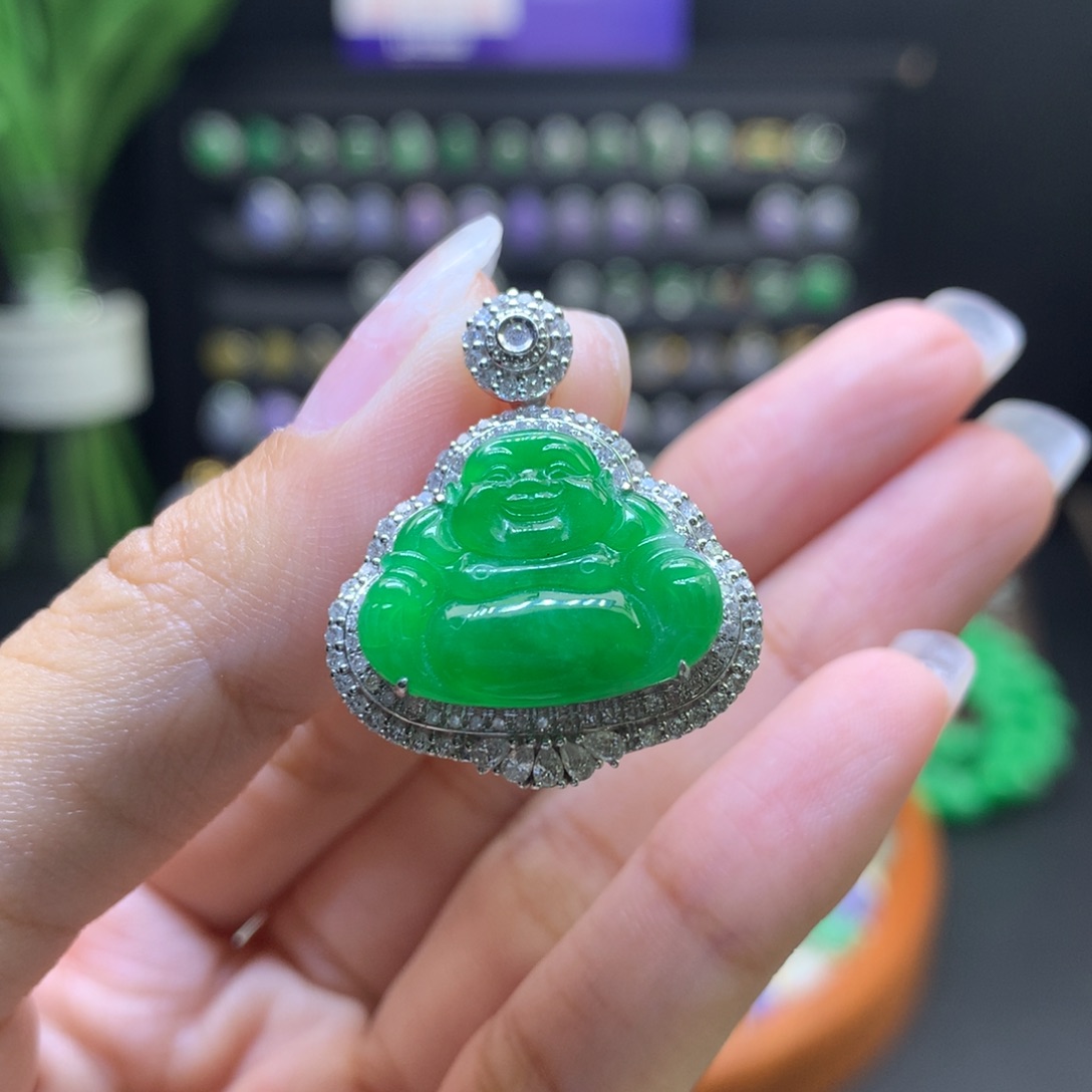 翡翠18K金镶嵌颈饰