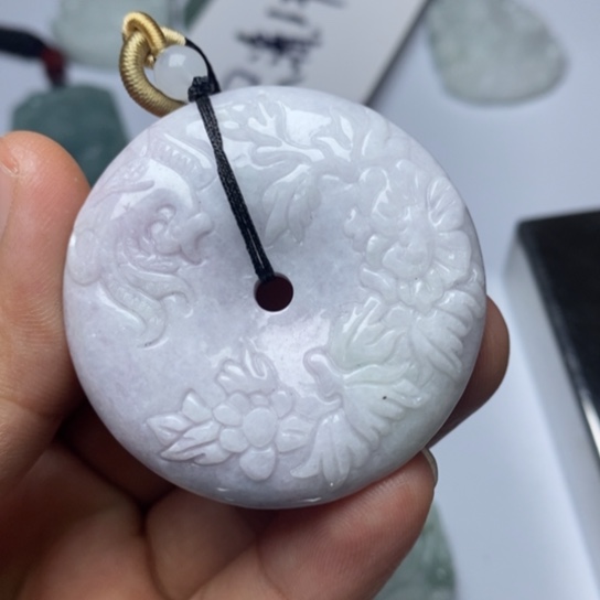 大***头翡翠未镶嵌颈饰翡翠