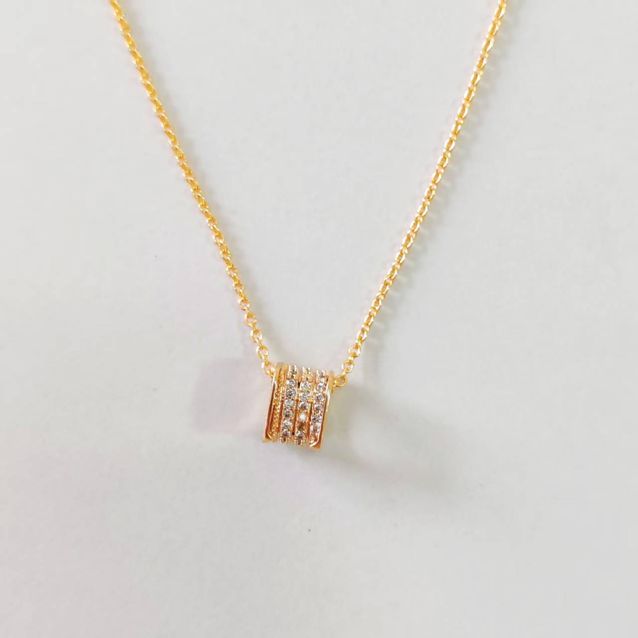 非金属珐琅吊坠 轻奢气质时尚百搭简约精致吊坠 ZXB22415