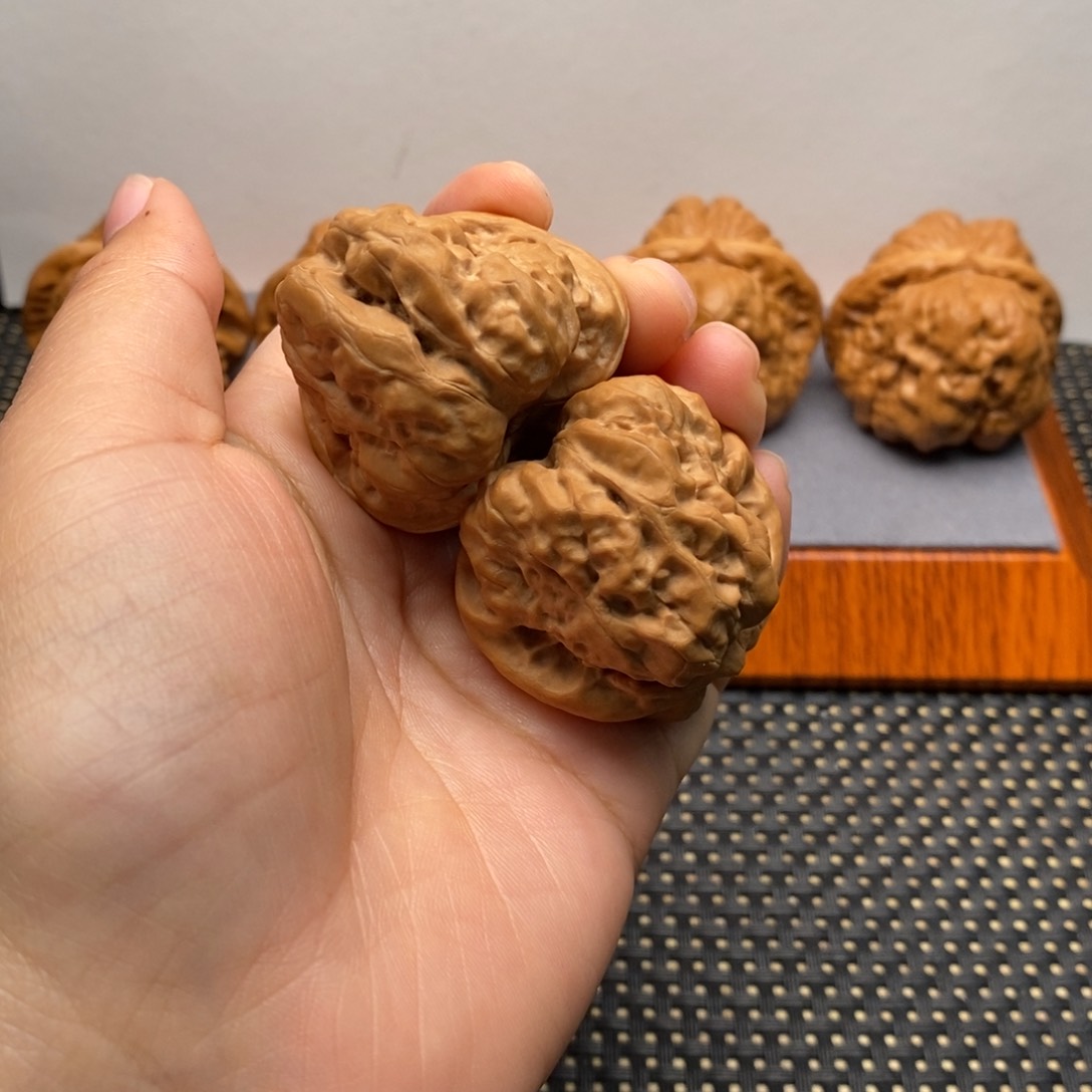 文玩核桃把件陌*.边40左右