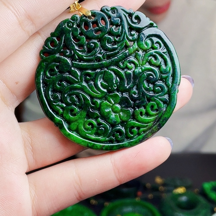 翡翠银S925镶嵌颈饰多样性