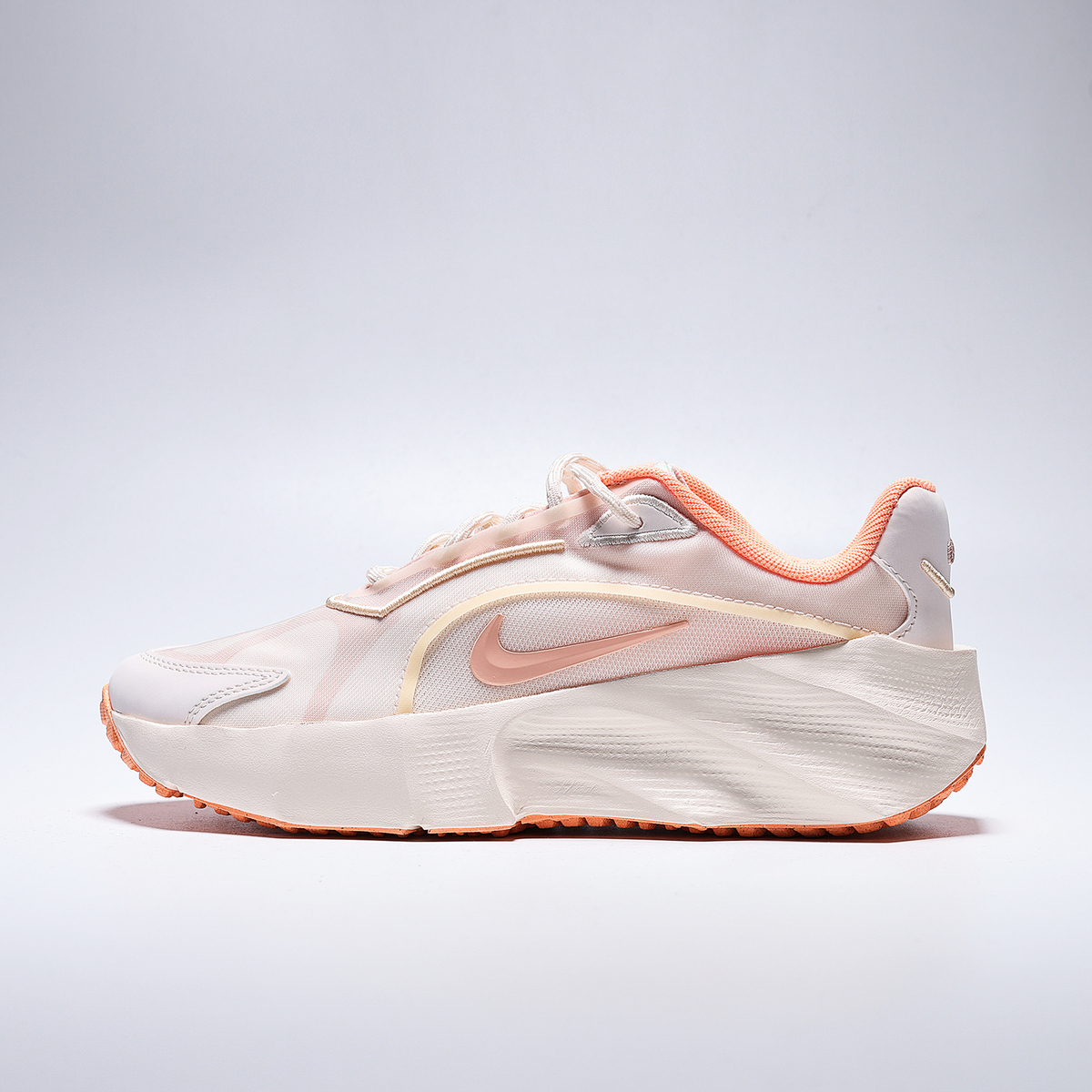 NIKE耐克2026女子WMNS NIKE AURA EDGE休闲HQ7025-104
