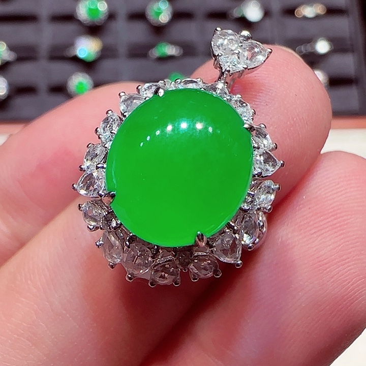 翡翠18K金镶嵌戒指戒指吊坠