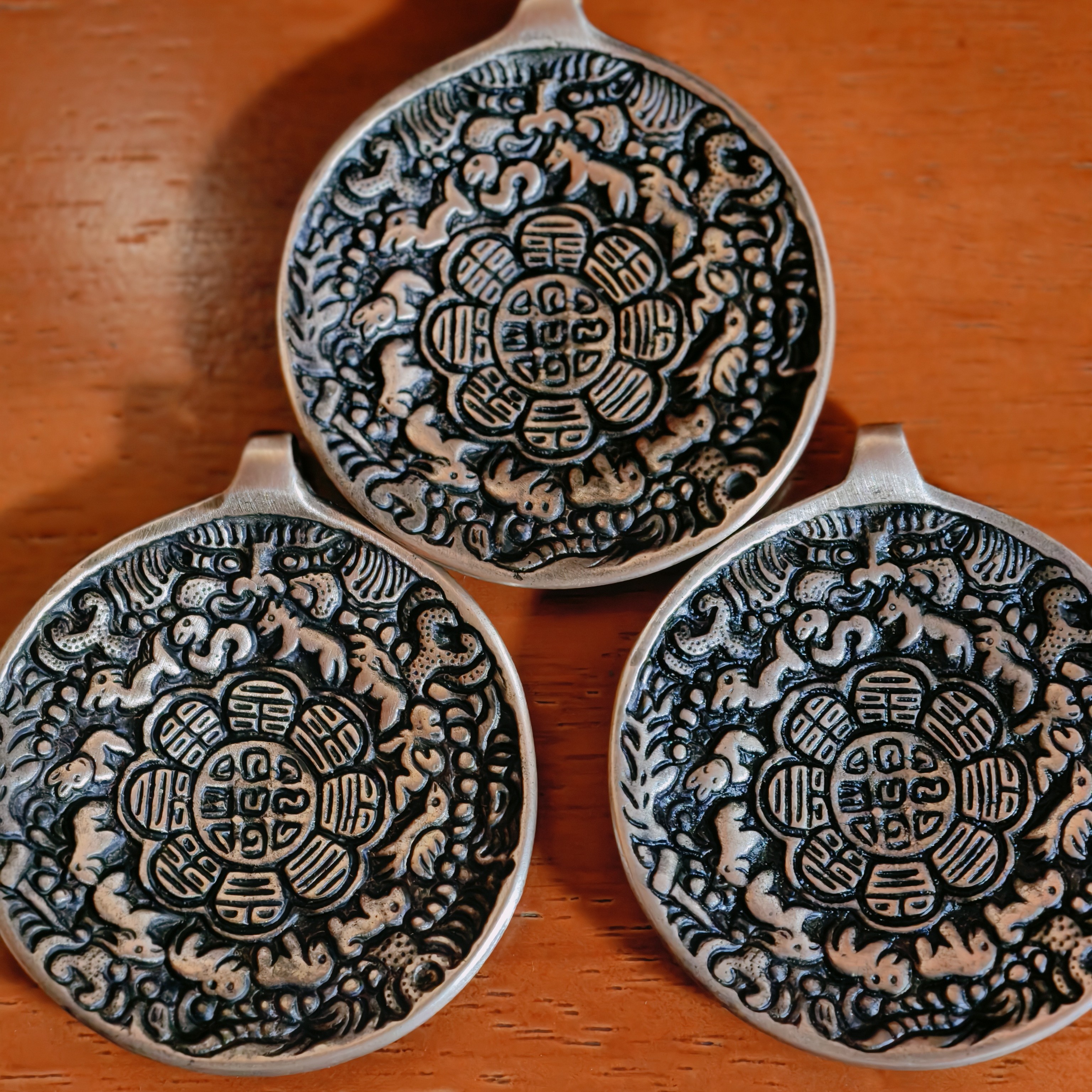 霸王熊·九宫八卦牌·尺寸52mm（多样性，发其一）