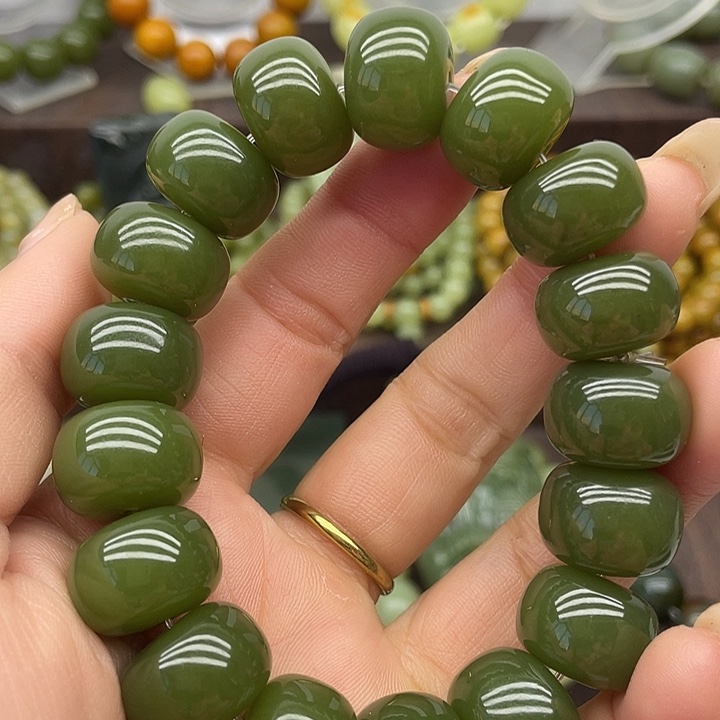 透闪石质玉未镶嵌手串
