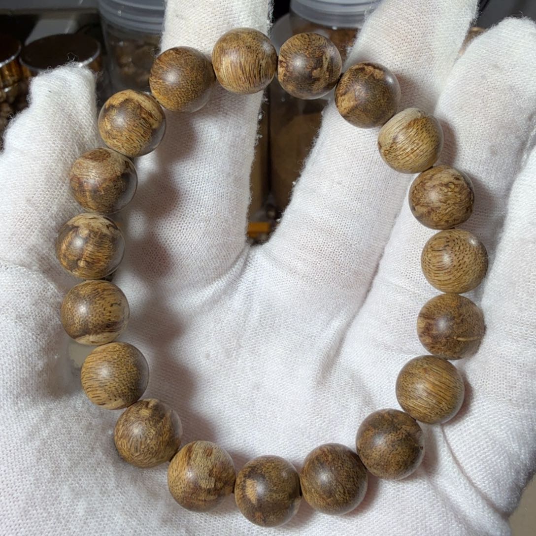 沉香碎屑沉香菩萨棋9分沉12.7克