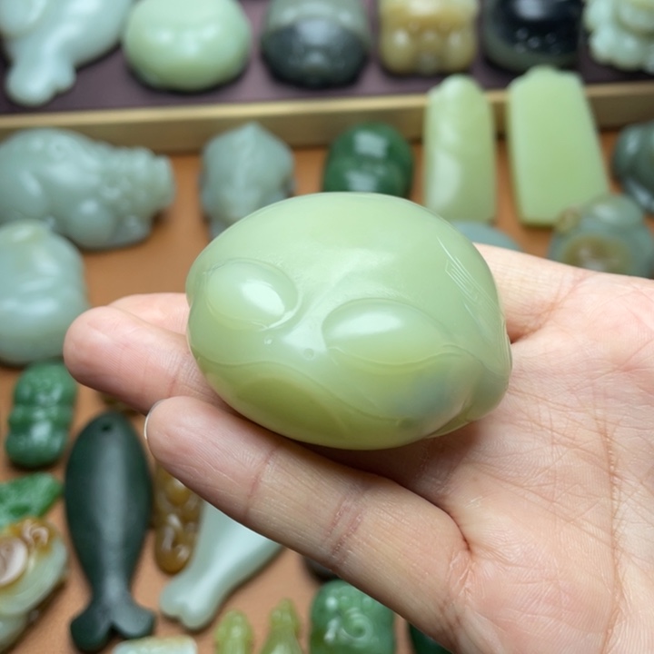 【闪购商品】颈饰未镶嵌和田玉和田玉蓝皮黄口呱呱
