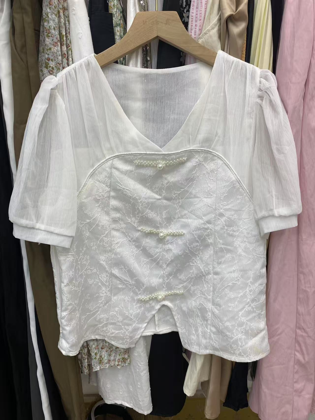 高品质库存孤品女装清仓