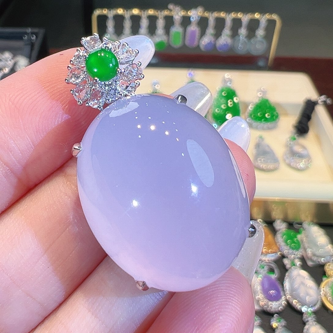 翡翠吊坠(不含链)18K金镶嵌高冰粉紫鸽子蛋