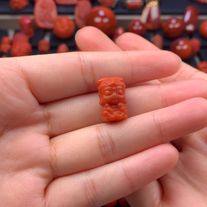 南红玛瑙未镶嵌菩萨11.5×18.5