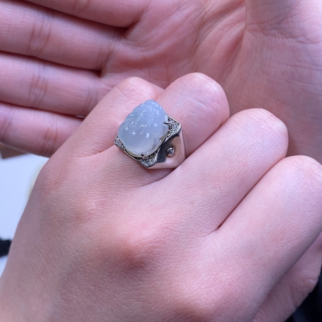 翡翠戒指未镶嵌吞金兽