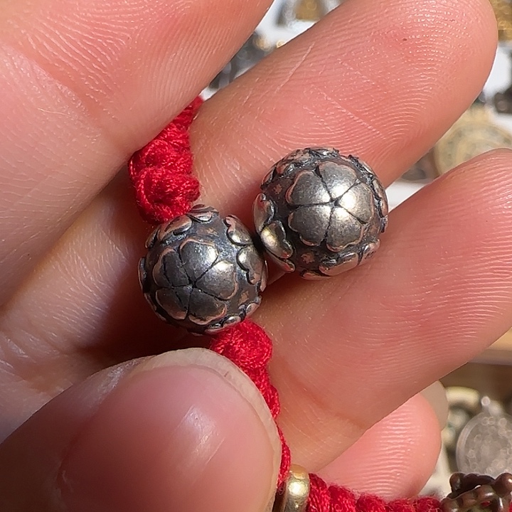 大****珠子……………………………………