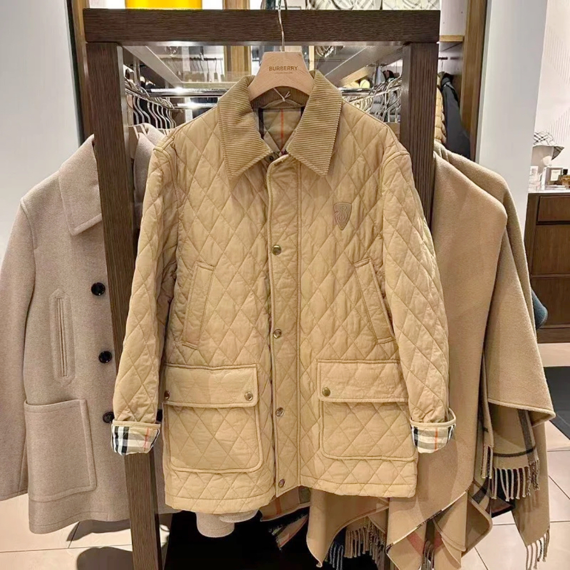 未使用 BURBERRY/博柏利 女款 盾牌B标棱格棉服