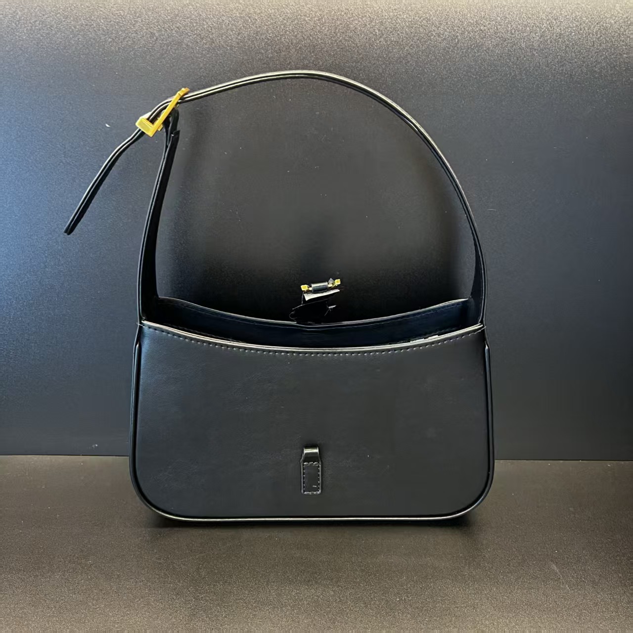 E05【Y】单肩斜挎腋下托特黑金都市包配件挂件