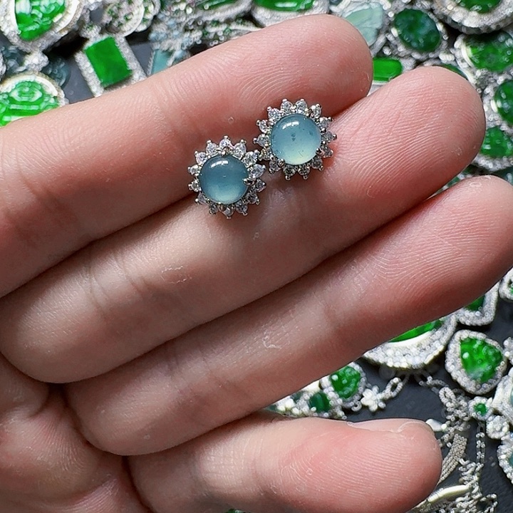 翡翠颈饰未镶嵌天然A货翡翠放漏