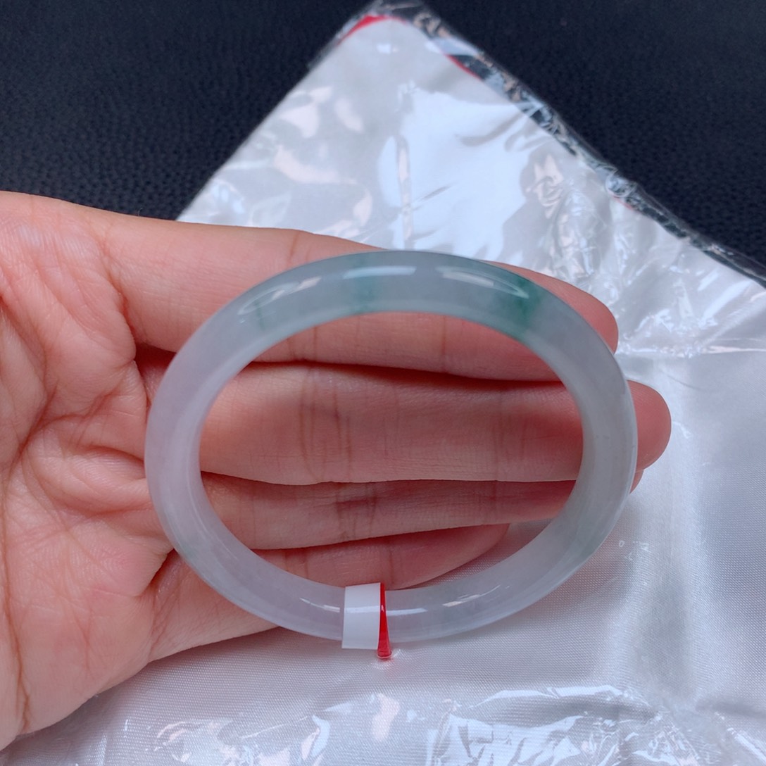 翡翠手镯未镶嵌天然