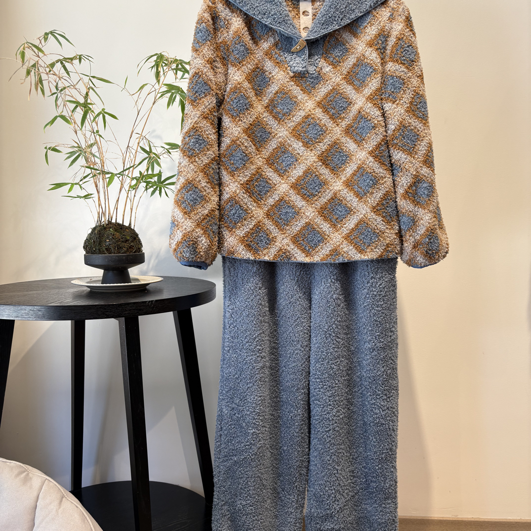 252-055朵朵秋冬睡衣女复古格纹卷毛双面绒保暖家居服