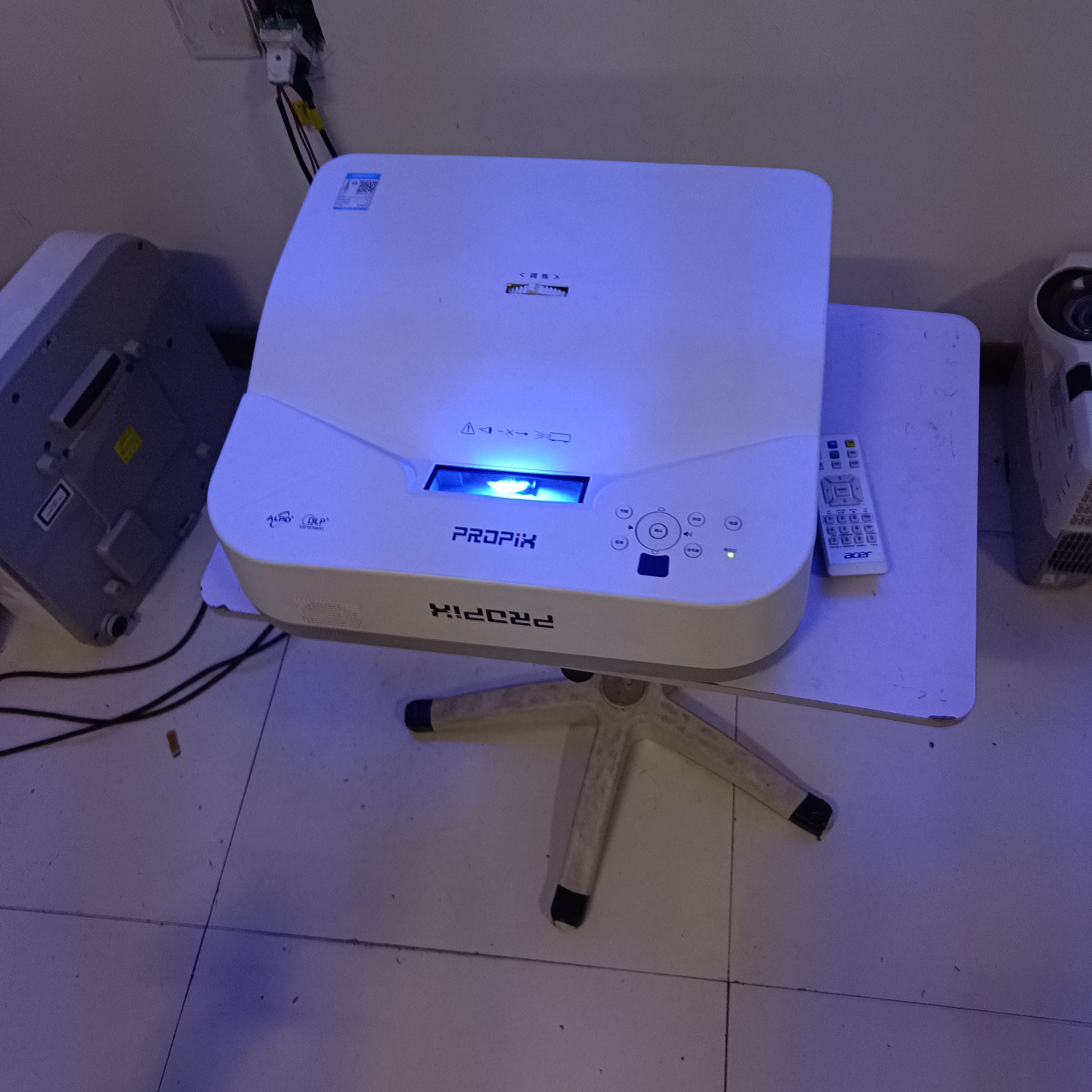 8新  二手派克斯投影仪运费自理