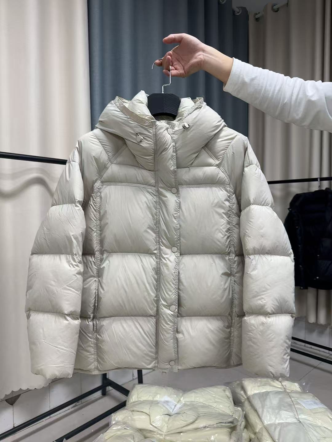 1234冬季男女同款泡芙羽绒服