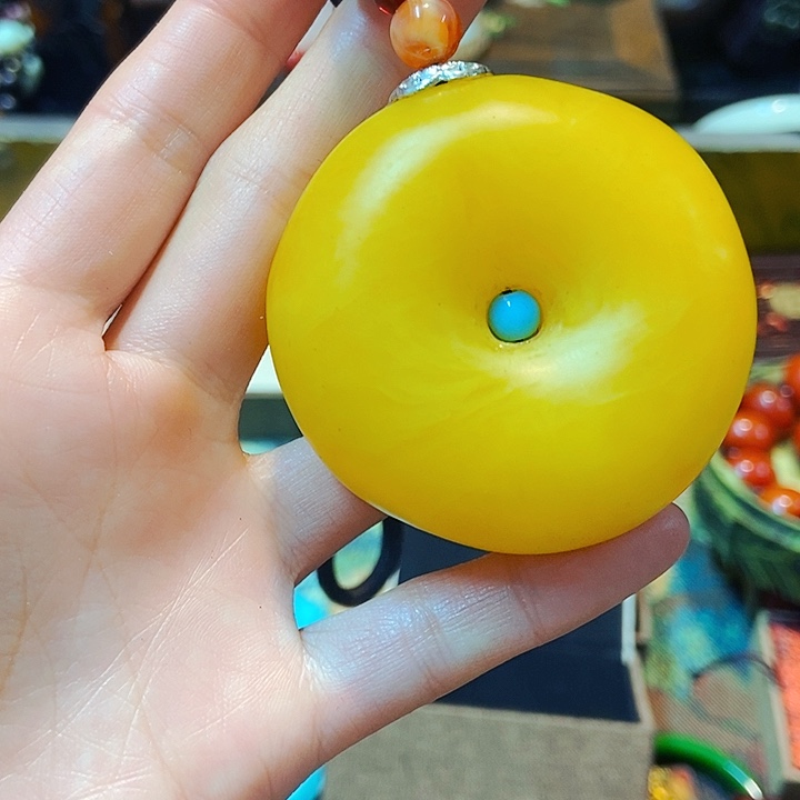 蜜蜡颈饰未镶嵌主播的节目有多精彩啊