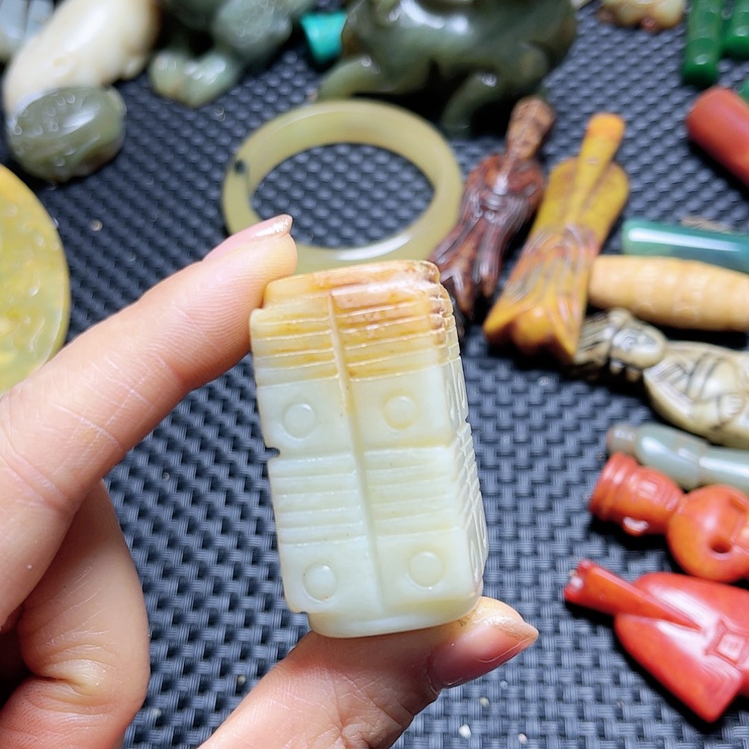 白玉菩提吊坠摆件