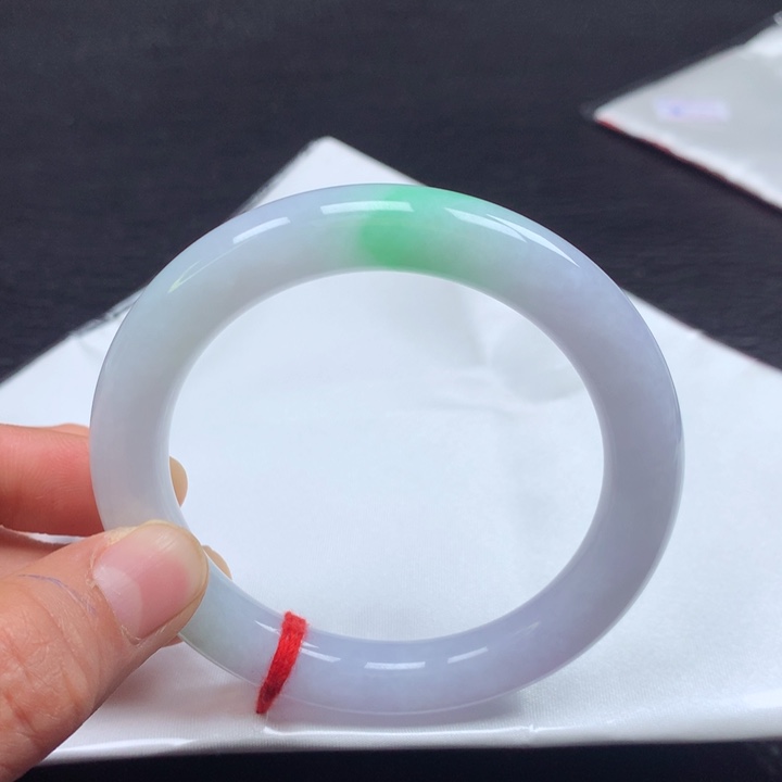 翡翠手镯（圆镯）未镶嵌56圈