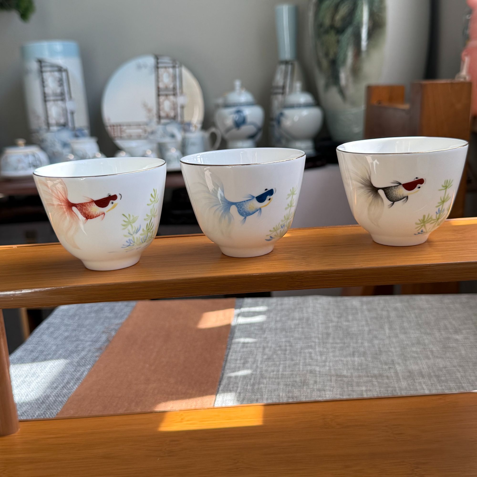 手绘金鱼主人杯精美