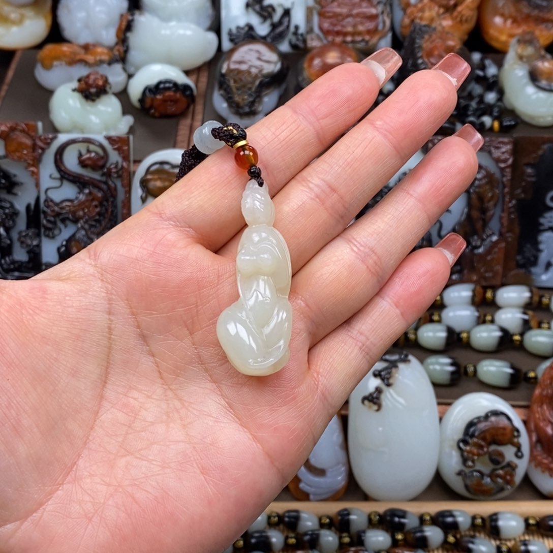 颈饰未镶嵌和田玉