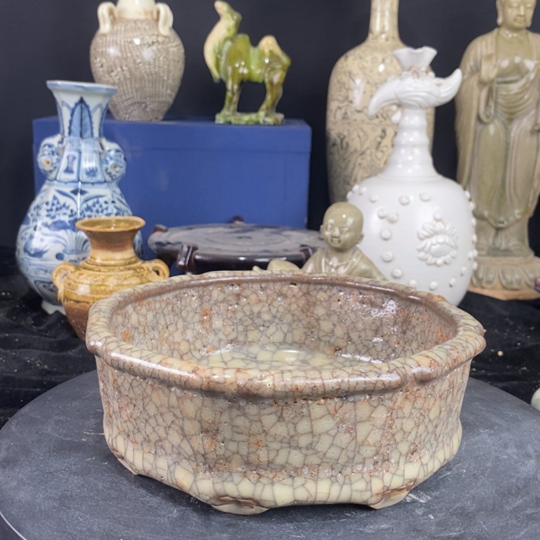 摆件哥窑花边水洗