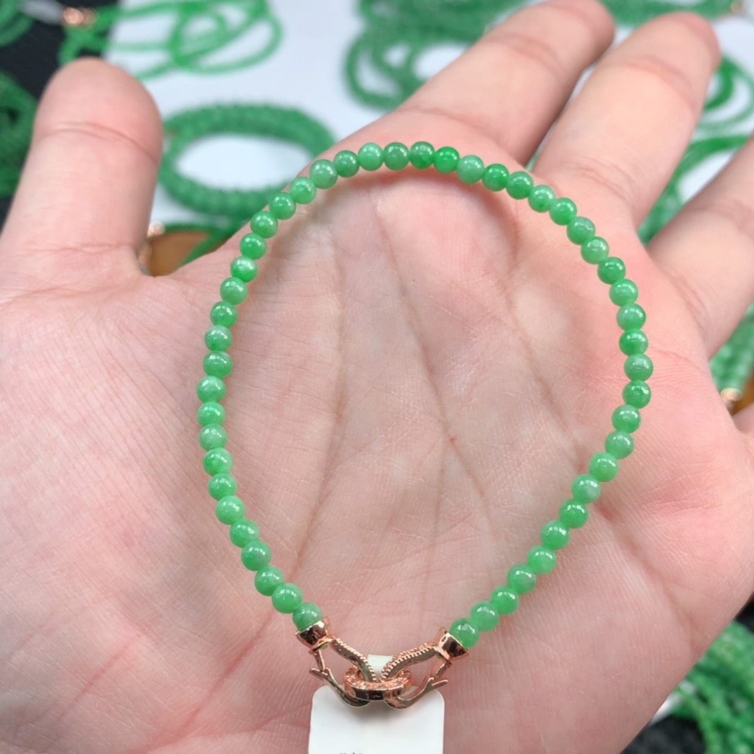 翡翠手链未镶嵌翡翠