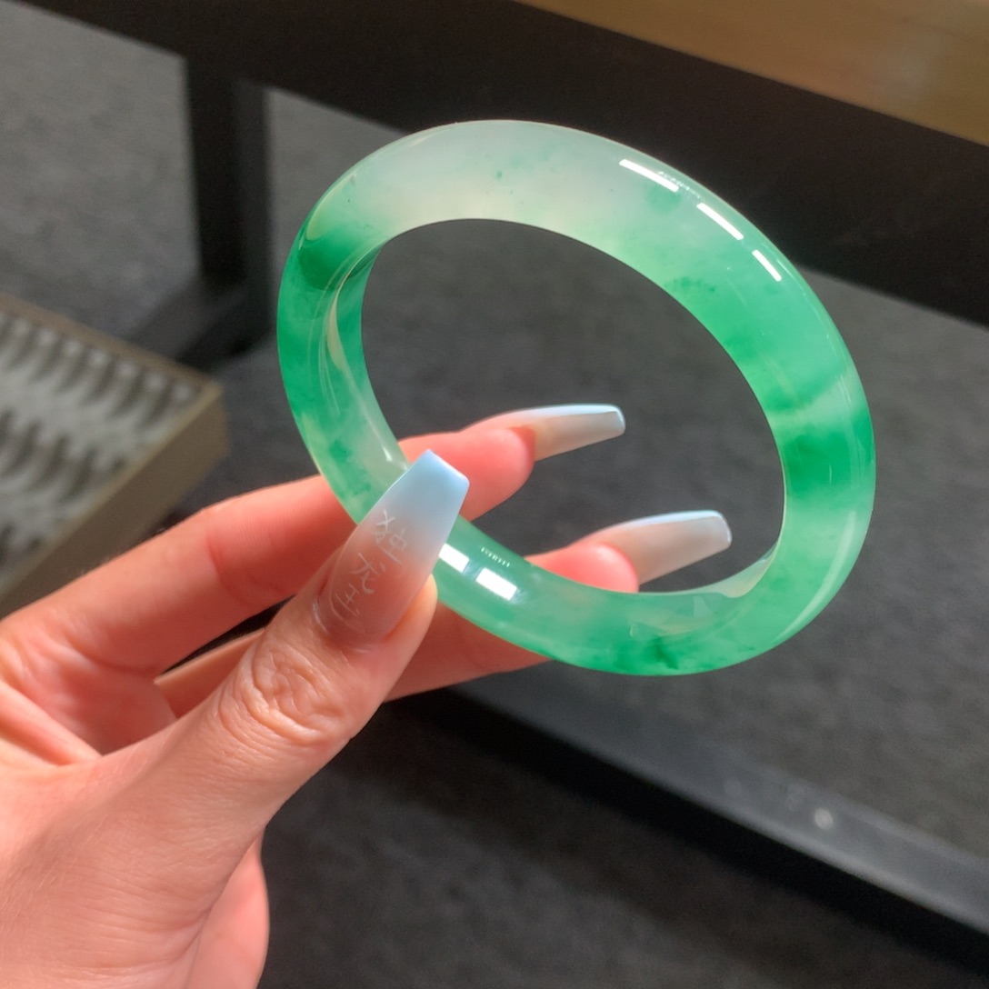 石英质玉手镯未镶嵌海****贴