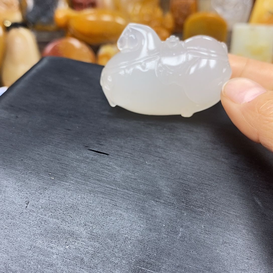 石英质玉（黄龙玉）颈饰未镶嵌