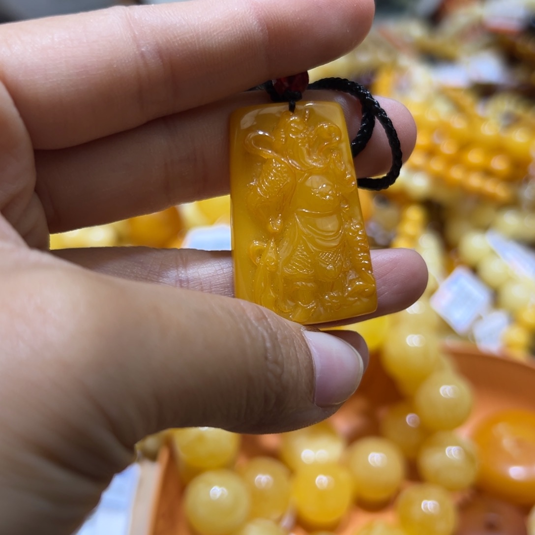 琥珀珠宝奇石未镶嵌