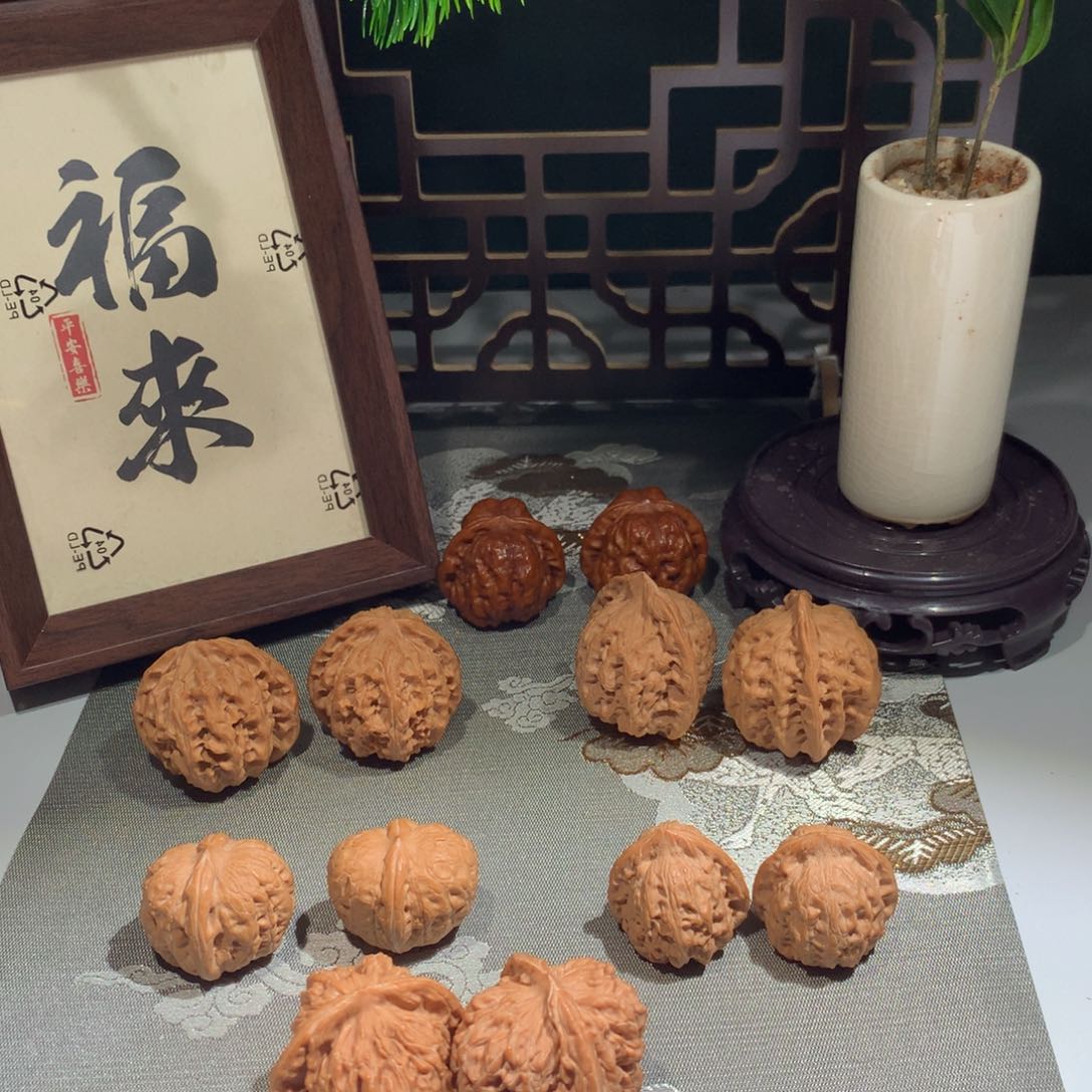 文玩核桃把件是****呀四座楼8019