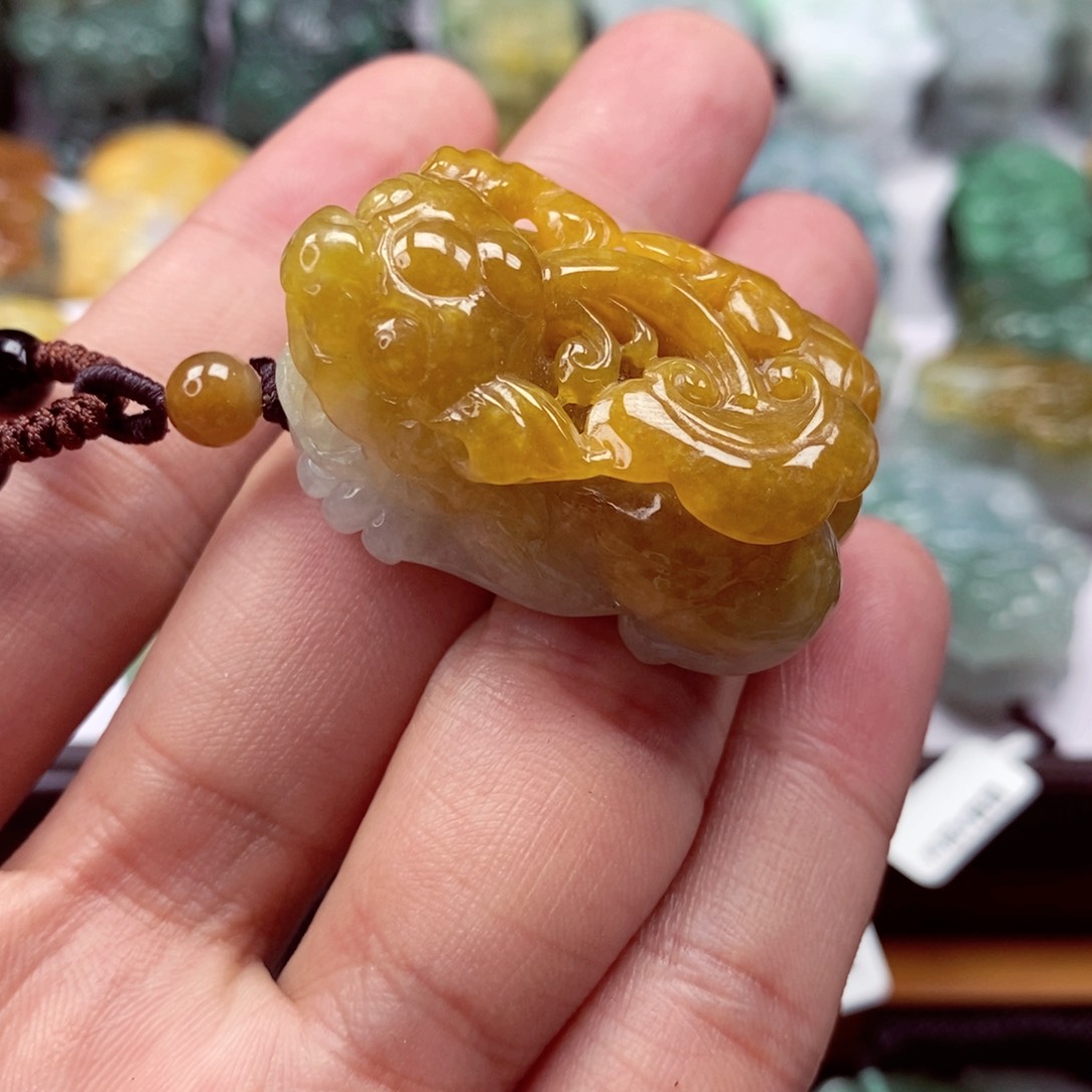 翡翠颈饰未镶嵌翡翠