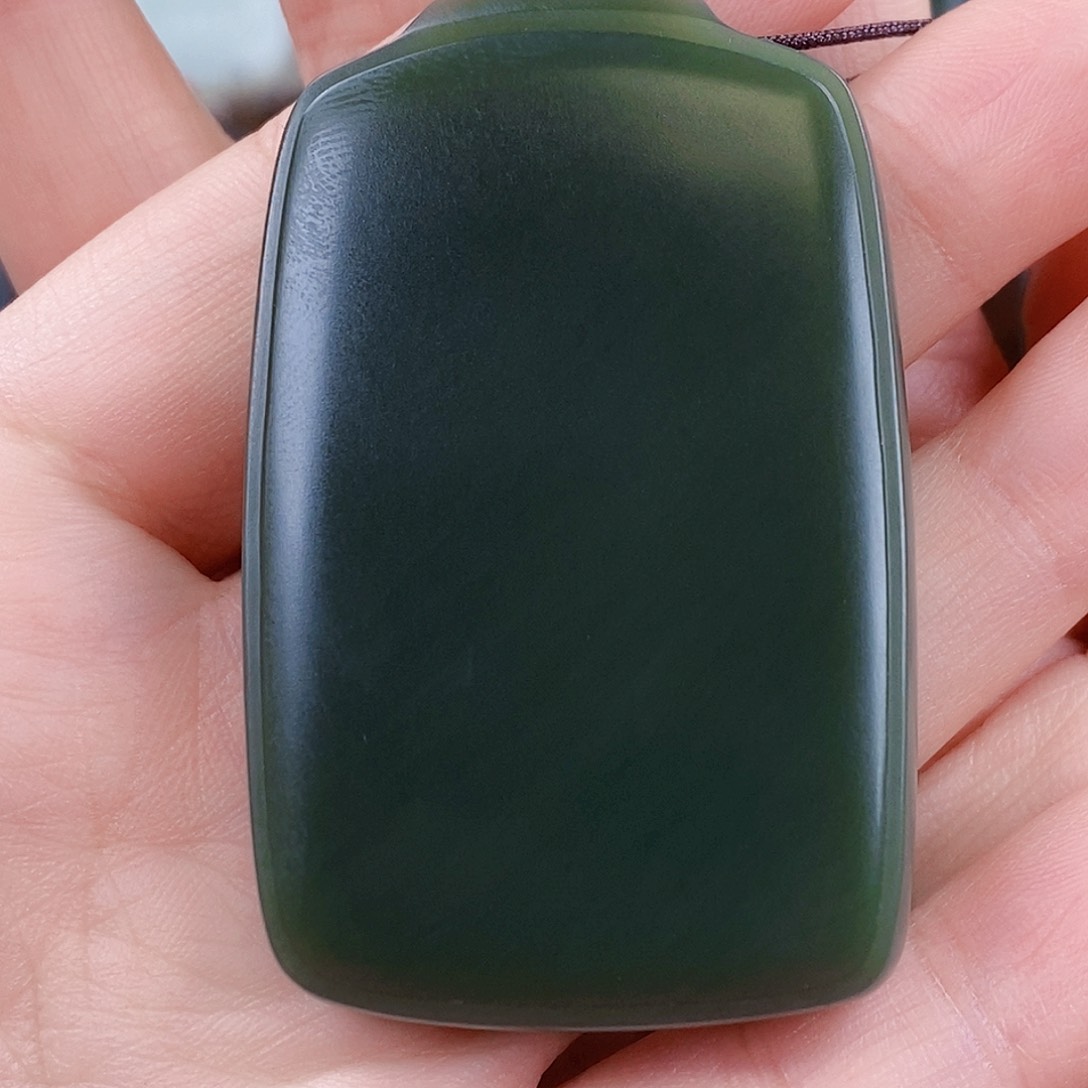 和田玉颈饰未镶嵌深**哥