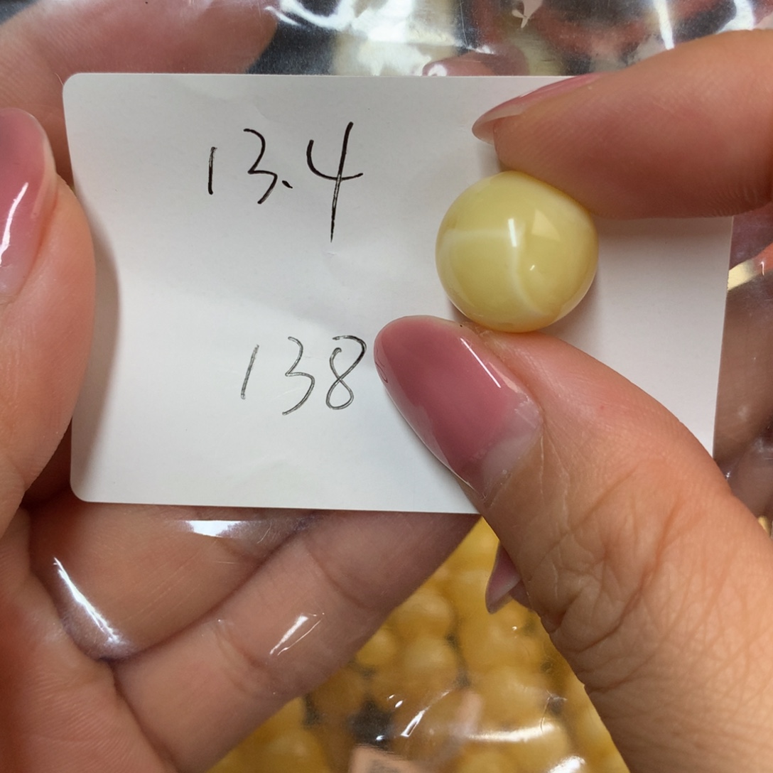 琥珀未镶嵌裸石微瑕