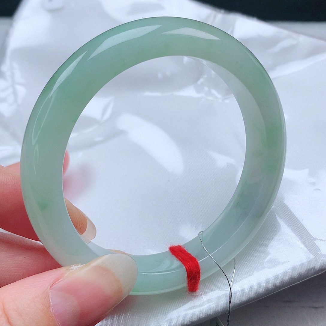 翡翠手镯未镶嵌56+圈